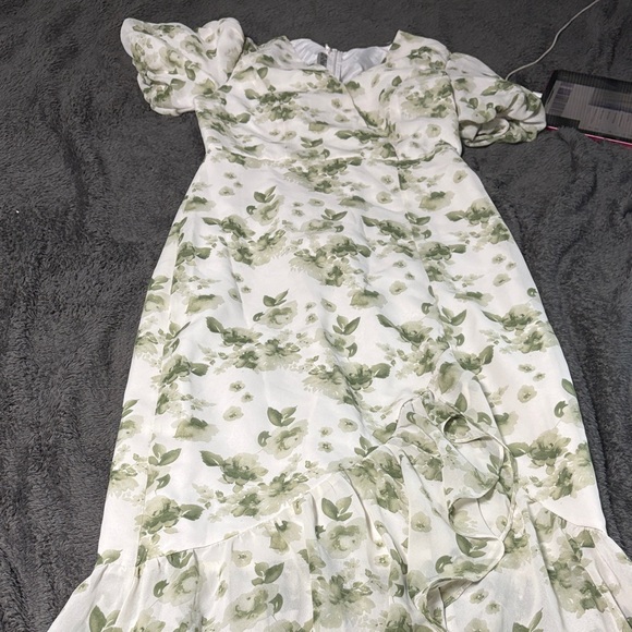 JJ’s House Floral Puff Sleeve Dress - Picture 4 of 4